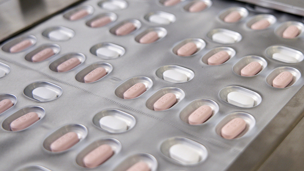 Agencija za lekove: Fajzerov lek protiv korone se distribuira u tercijalne ustanove
