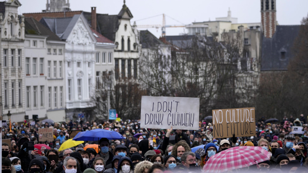 "Šou se mora nastaviti": Protest belgijskih radnika u kulturi protiv antikovid mera