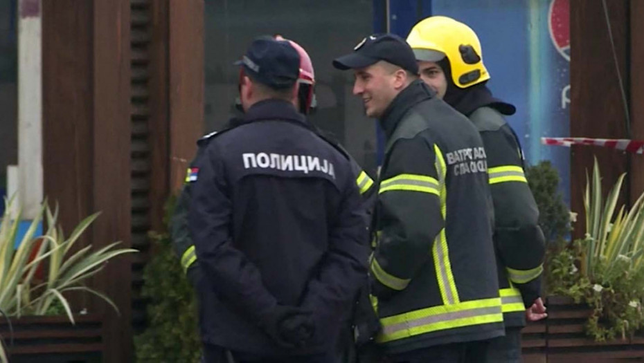 Požar na Čukarici: Izgorela baraka, vatrogasci pronašli beživotno telo