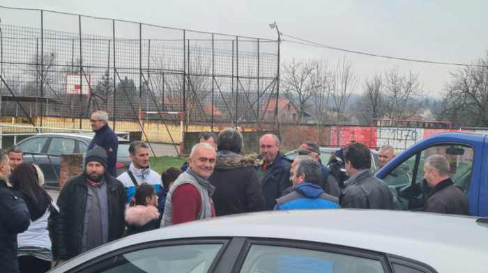 Protest u Velikom Borku zbog merne stanice kod igrališta, u opštini kažu da će pokušati da izađu u susret građanima