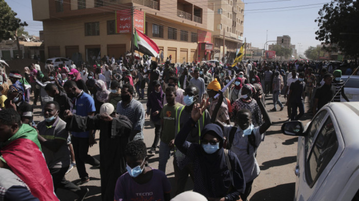 Ubijena tri demonstranta na protestu u Sudanu - nezadovoljstvo zbog puča