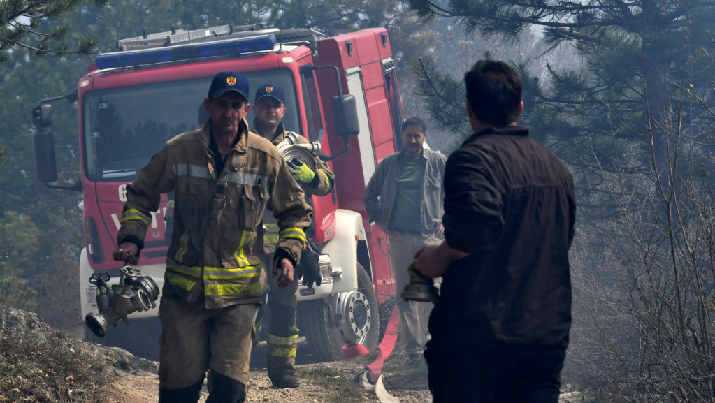 Požar u Bratuncu, stradale dve osobe, nekoliko povređenih zbrinuto u bolnici