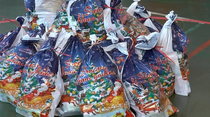 Opština Novi Beograd deli besplatne novogodišnje paktetiće: Veliko interesovanje, prijave produžene do ponedeljka