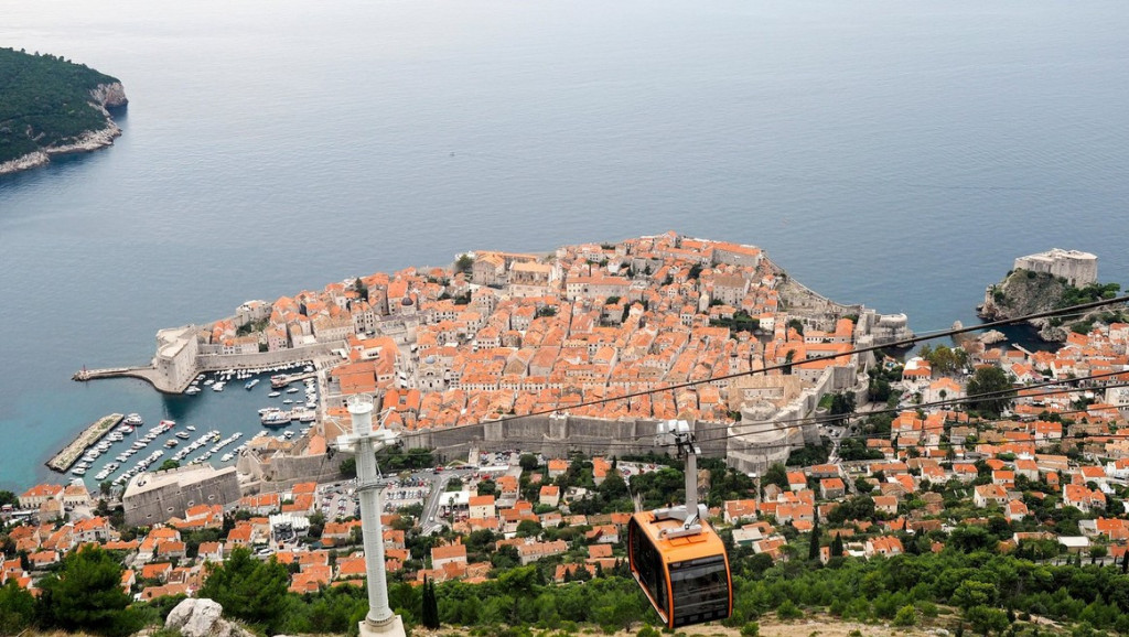 Zemljotres oštetio crkvu Male braće u Dubrovniku