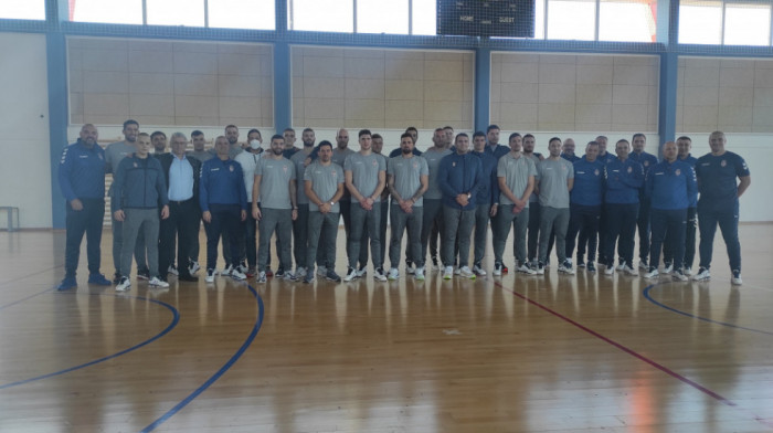 Korona u rukometnoj reprezentaciji Srbije, šest pozitivnih