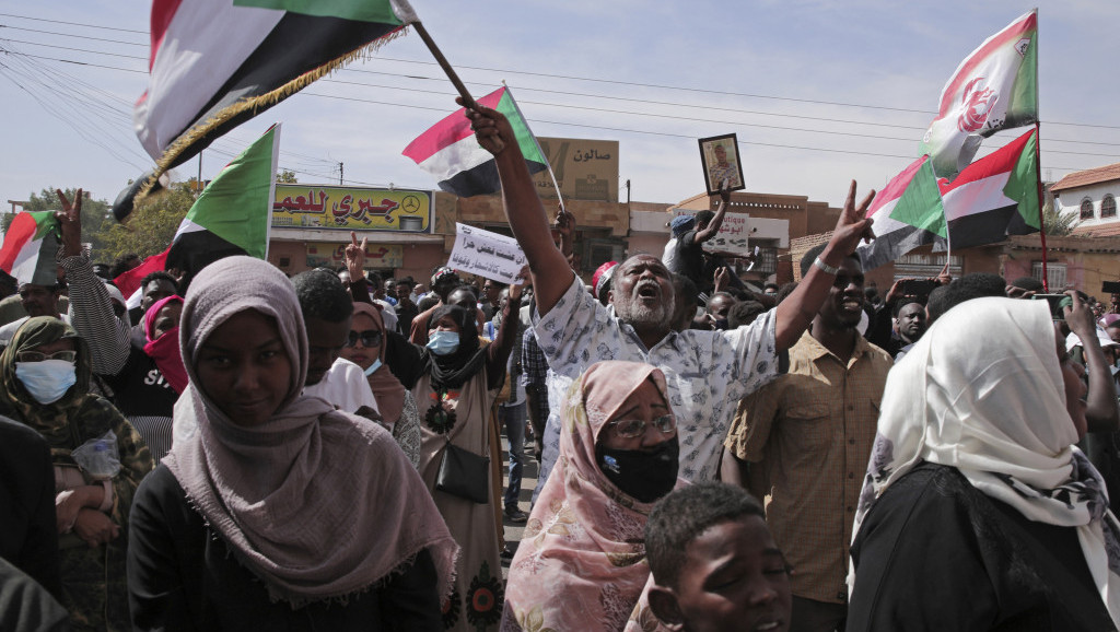 Na protestima protiv vojne hunte u Sudanu poginula dva demonstranata