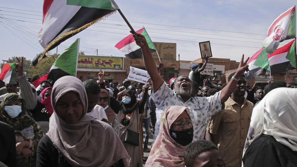 Na protestima protiv vojne hunte u Sudanu poginula dva demonstranata