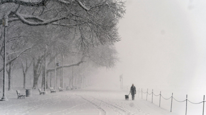 Snežna oluja u SAD, 500.000 ljudi ostalo bez struje, zatvorene škole u Vašingtonu