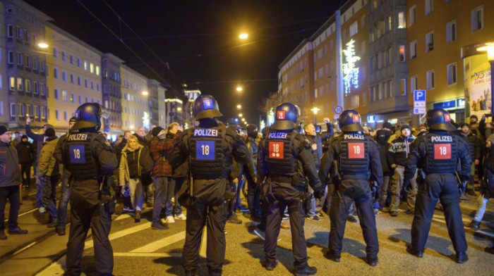 Protesti protiv kovid mera u Nemačkoj, demonstranti se sukobili sa policijom