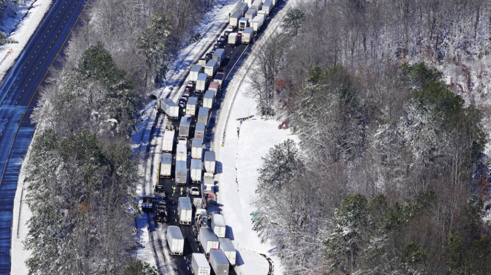Snežna mećava zatvorila autoput u Virdžiniji: Putnici satima sedeli u vozilima bez hrane i vode