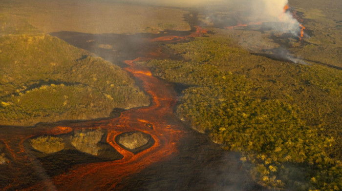 Osmoro ljudi evakuisano zbog erupcije vulkana na Galapagosu