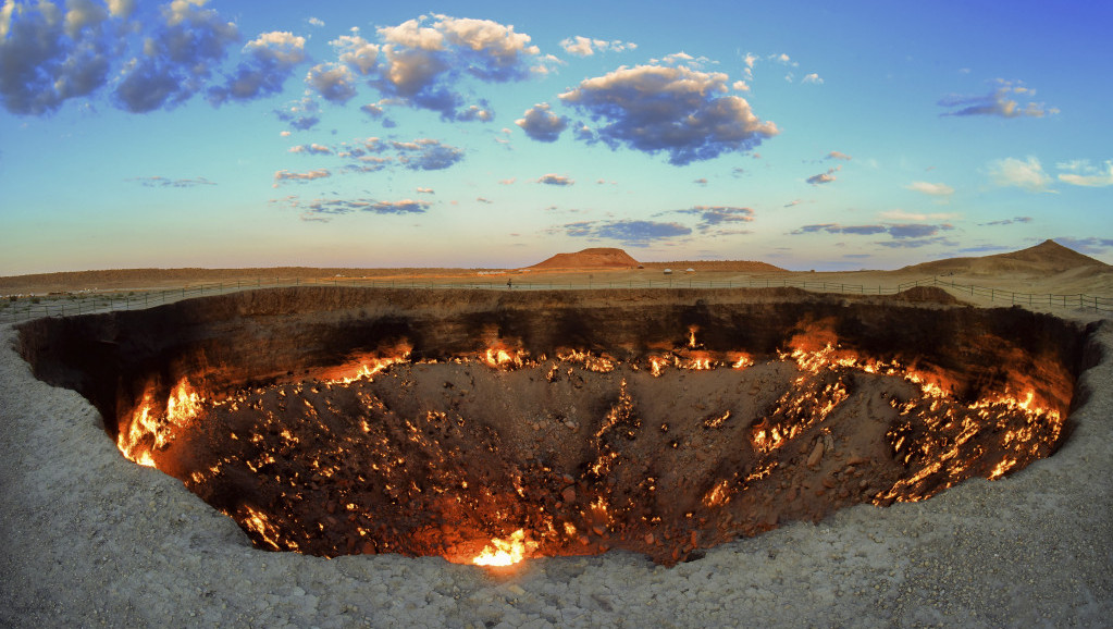 Predsednik Turkmenistana naredio gašenje "Kapije pakla": Požar u pustinji gori već decenijama