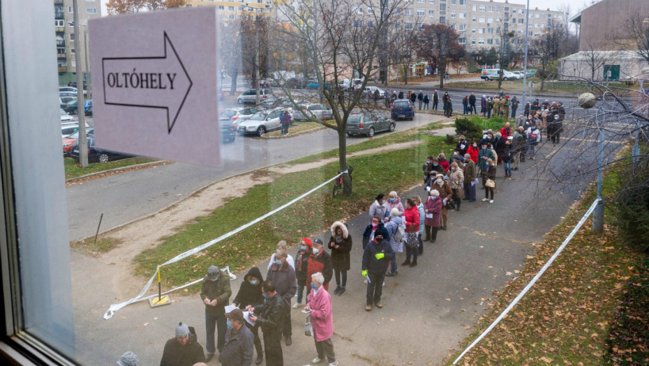 Omikron se širi Mađarskom, za dan skoro 16.000 novozaraženih, umrlo 65 osoba