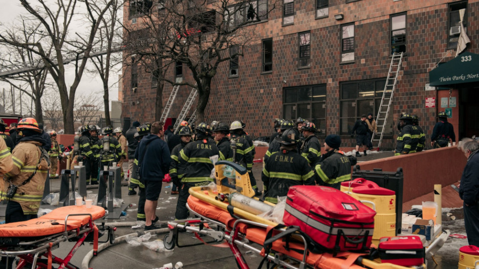 Najmanje 19 stradalih uključujući i devetoro dece u velikom požaru u Njujorku
