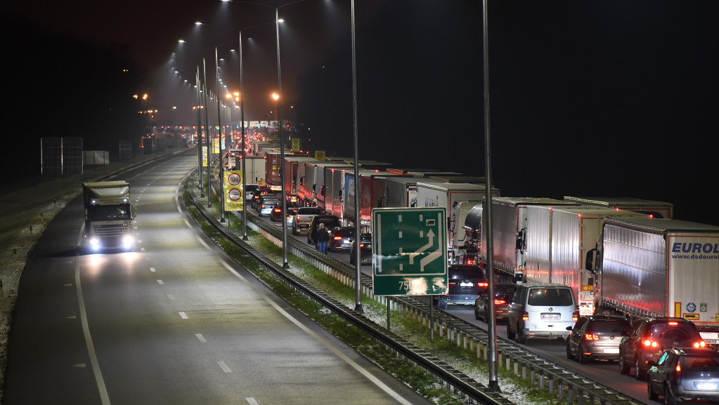 Ko kreće iz Srbije teretnim vozilom, moraće da se naoruža strpljenjem: Čeka se satima na granici
