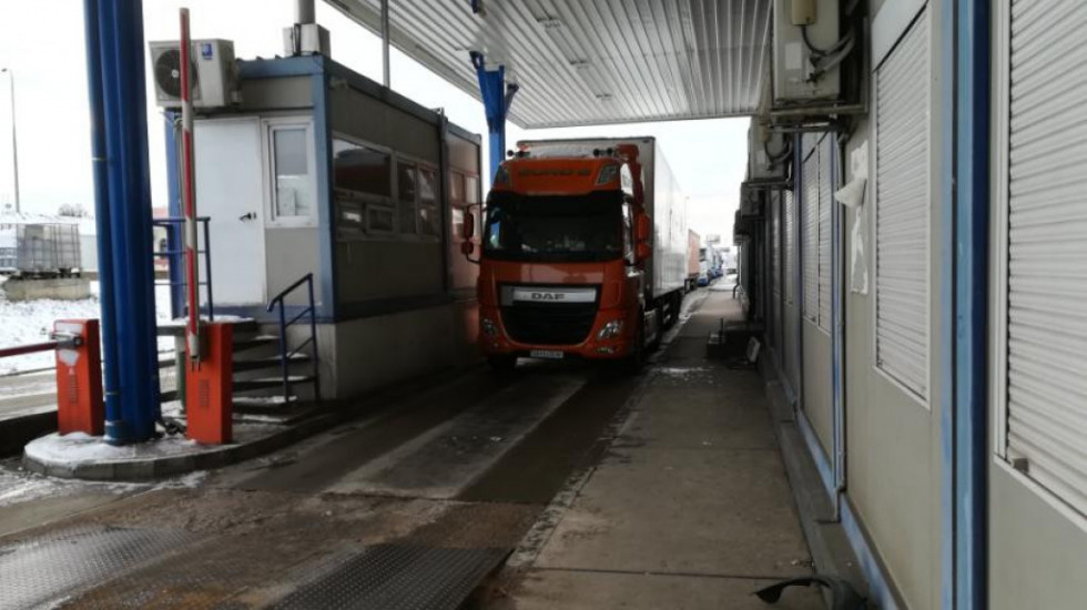 Kamioni satima čekaju na graničnim prelazima, najgora situacija na Horgošu