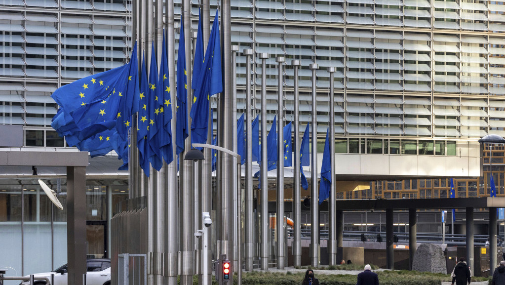 Poslanici Evropskog parlamenta traže uvođenje sankcija Dodiku ako "radikalno ne promeni kurs"
