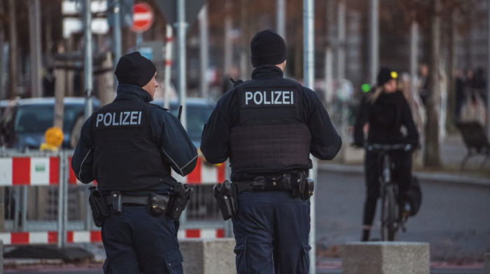 U Nemačkoj uhapšen muškarac nakon što je bacio telo umrle kćerke u kanal
