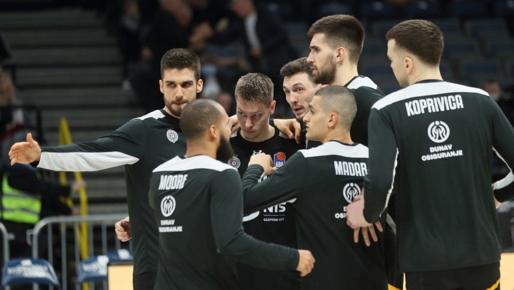 Partizan posle osam godina pobedio u ''Morači'' i ostao u trci za prvo mesto