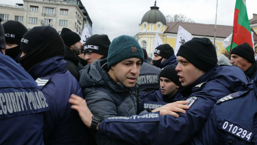 Sukobi na protestu u Bugarskoj, pokušali da upadnu u parlament