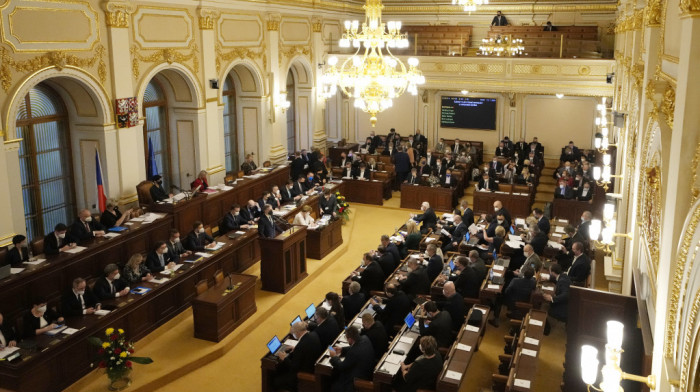 Češka: Vlada preživela glasanje parlamenta o nepoverenju