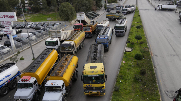 Protest zbog ekonomske krize u Libanu: Vozači kamiona i autobusa blokirali ulice Bejruta