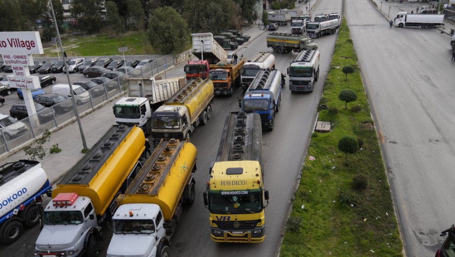 Protest zbog ekonomske krize u Libanu: Vozači kamiona i autobusa blokirali ulice Bejruta