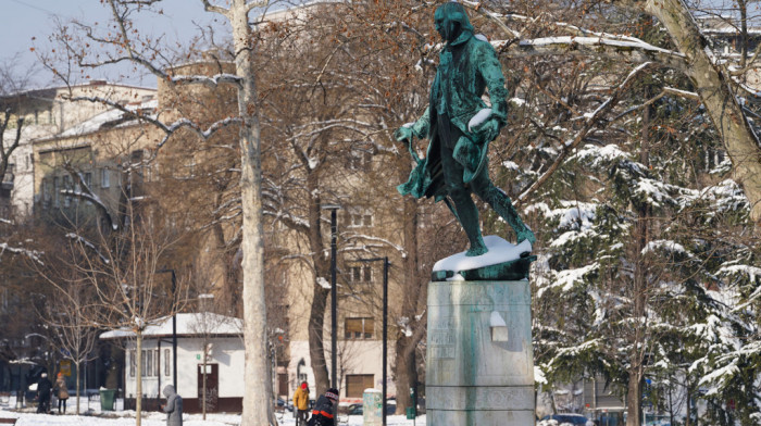 Pao prvi sneg u Beogradu, tokom dana razvedravanje, ali temperature jedva iznad nule