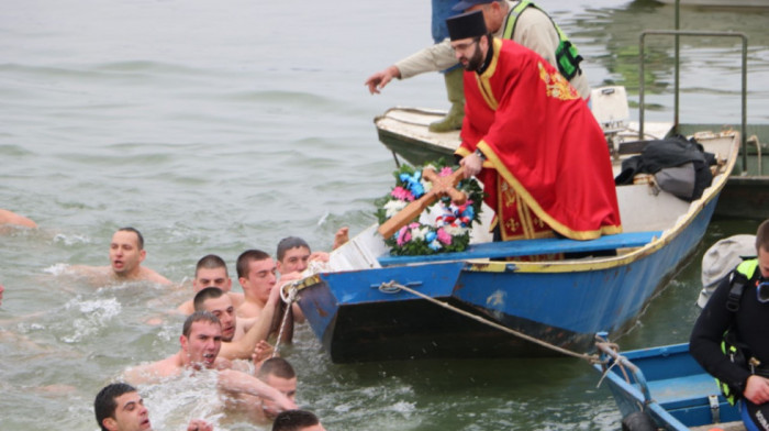 Plivanje za časni krst ipak sutra u Beogradu uz blagoslov sveštenika Vojske Srbije, ali ne i SPC