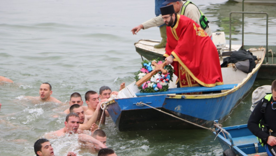 Plivanje za časni krst ipak sutra u Beogradu uz blagoslov sveštenika Vojske Srbije, ali ne i SPC