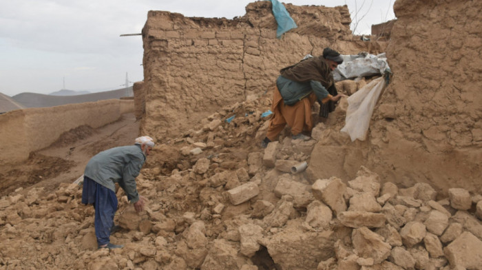 Broj žrtava zemljotresa u Avganistanu porastao na 26, među stradalima žena i deca