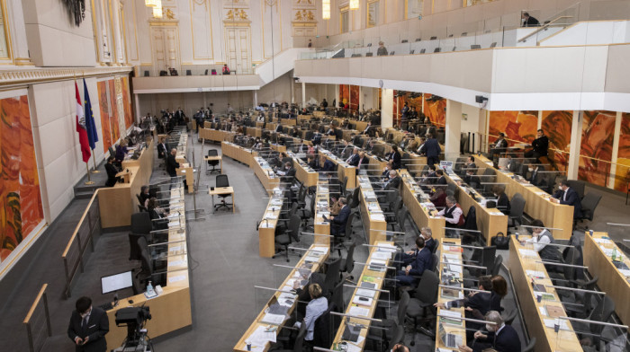 Parlament u Austriji usvojio privremenu obustavu obavezne vakcinacije