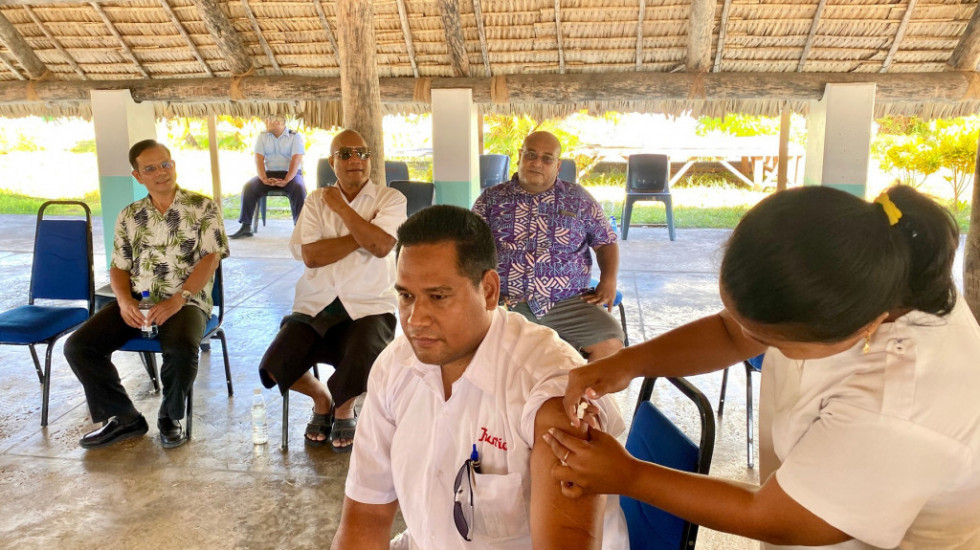 Lokdaun u ostrvskoj državi Kiribati nakon što su putnici na međunarodnom letu bili pozitivni na koronavirus