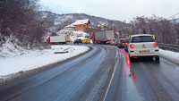 Kilometarska kolona vozila na putu Čačak - Požega zbog saobraćajne nesreće kod Ovčar banje