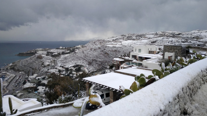 Sneg i na grčkim ostrvima, škole zatvorene