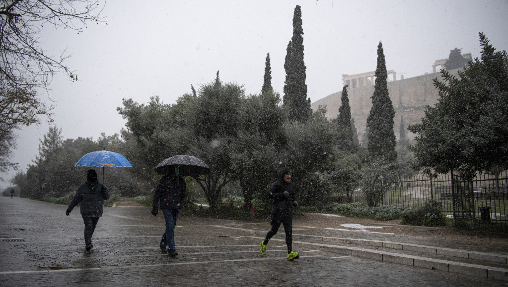 Nevreme zahvatilo skoro čitavu Grčku, kiša na zapadu i severu zemlje, na planinama sneg