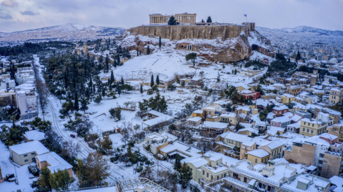 Sneg u Grčkoj napravio kolaps: Zatvorene škole i prodavnice, poremećen saobraćaj u Atini