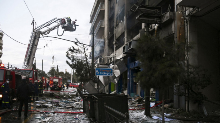 Eksplozija i požar u centru Atine, povređene tri osobe, oštećeno nekoliko zgrada