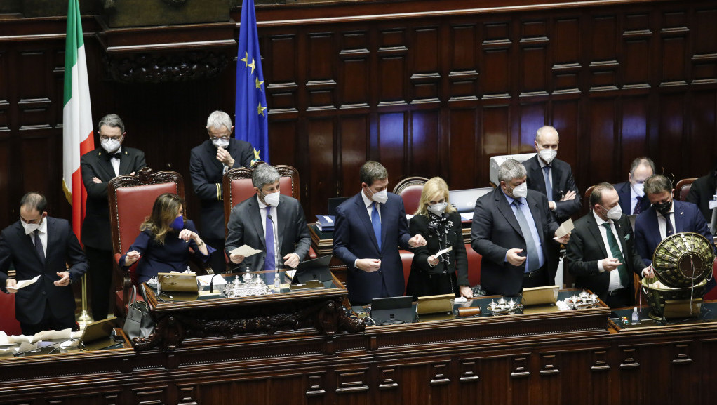 Italijanski parlament iz petog pokušaja bira novog predsednika države: Matarela bliži novom mandatu, blede šanse Dragija