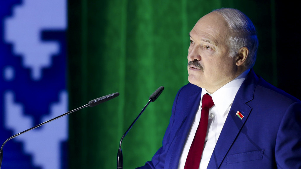 Lukašenko: Povlačim se ako se stabilizuje situacija u zemlji