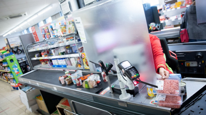 Samouslužne kase u prodavnicama: Smanjuju troškove trgovcima, ali ne i cene za kupce