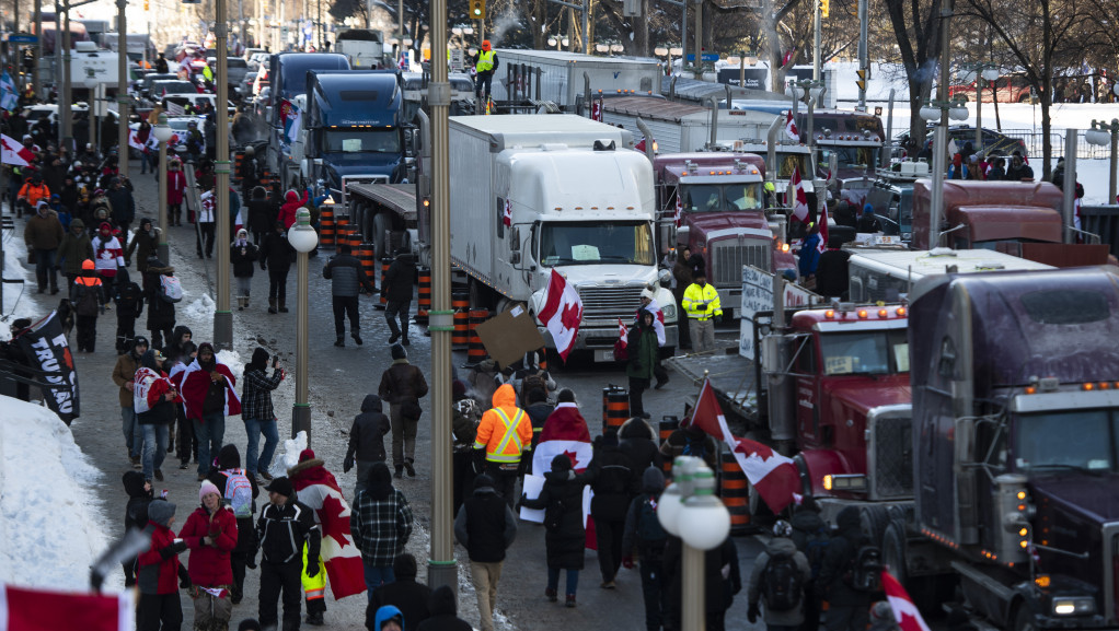 Premijer Ontarija pozvao na prekid "okupacije" Otave, protesti zbog obavezne vakcinacije