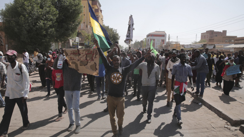 Na ulicama Sudana protest protiv oktobarskog puča, jedan demonstrant stradao