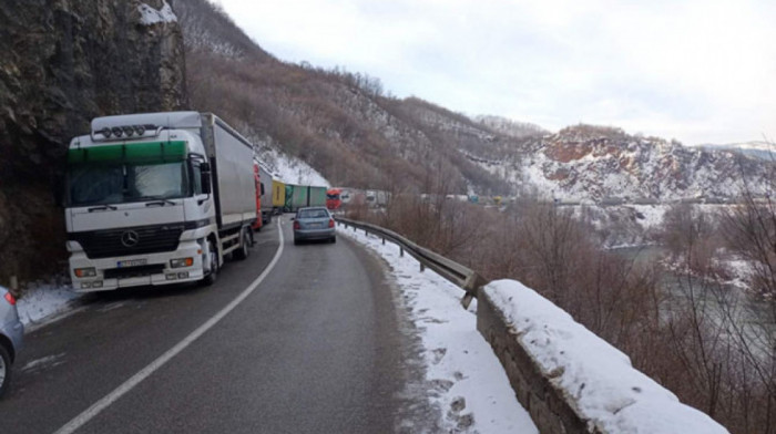 Na graničnom prelazu Gostun zaplenjeno gotovo 22 kilograma marihuane, uhapšen državljanin Crne Gore