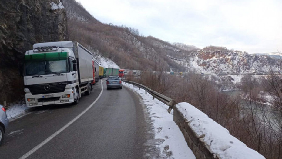 Na graničnom prelazu Gostun zaplenjeno gotovo 22 kilograma marihuane, uhapšen državljanin Crne Gore