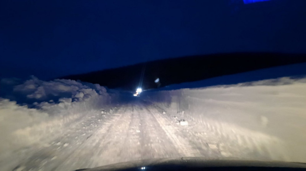 Problemi zbog snega na Pešteru, u blokadi dva putna pravca