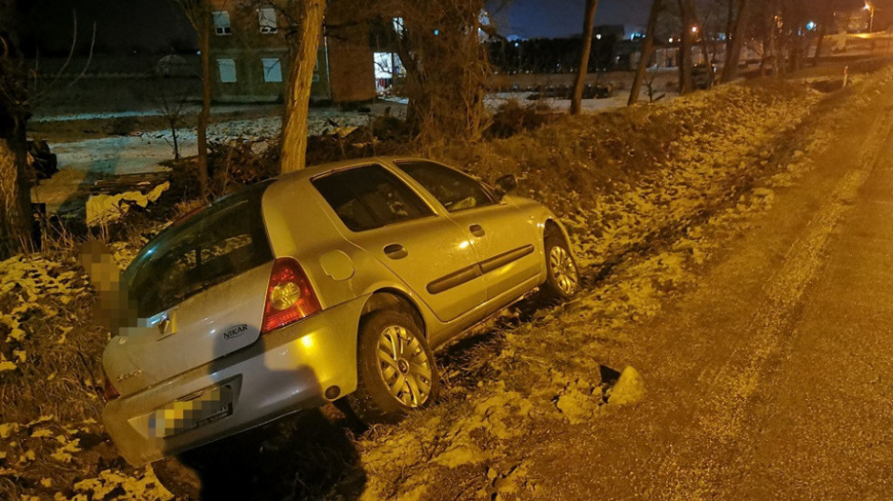 Tri osobe teže povređene u sudaru na putu Čačak-Kraljevo, vozač koji je izazvao nesreću zadržan na trežnjenju