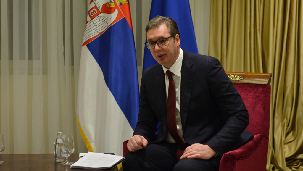 Vučić će razgovarati sa Makronom: Akcenat na dve teme