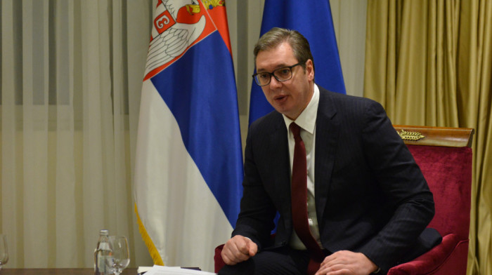 Vučić će razgovarati sa Makronom: Akcenat na dve teme