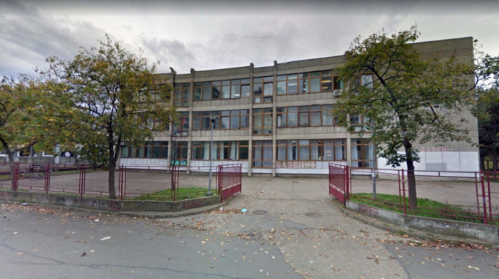 U školi na Novom Beogradu dete aktiviralo biber sprej u učionici, nastala panika među učenicima